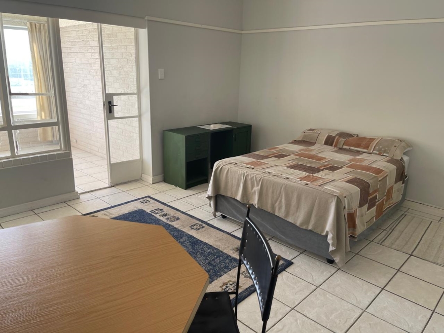 1 Bedroom Property for Sale in Summerstrand Eastern Cape